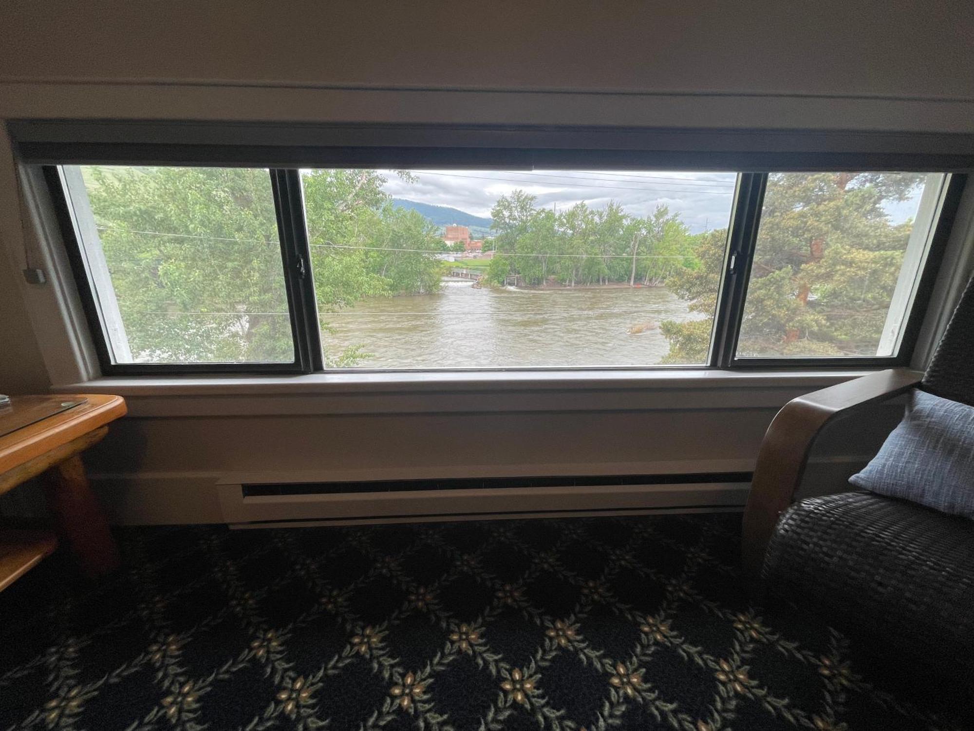 Goldsmith'S River Front Inn ميسولا المظهر الخارجي الصورة