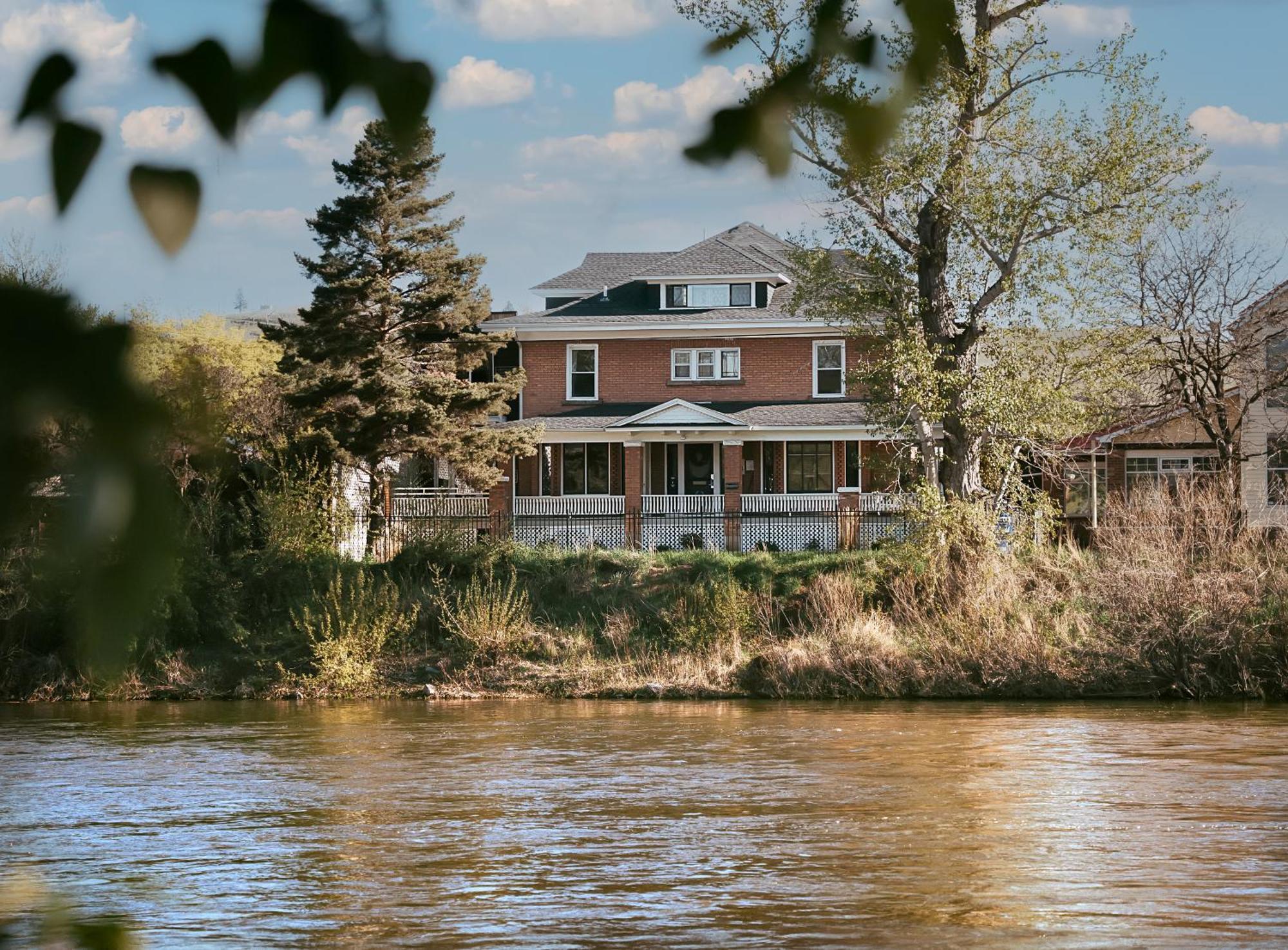 Goldsmith'S River Front Inn ميسولا المظهر الخارجي الصورة