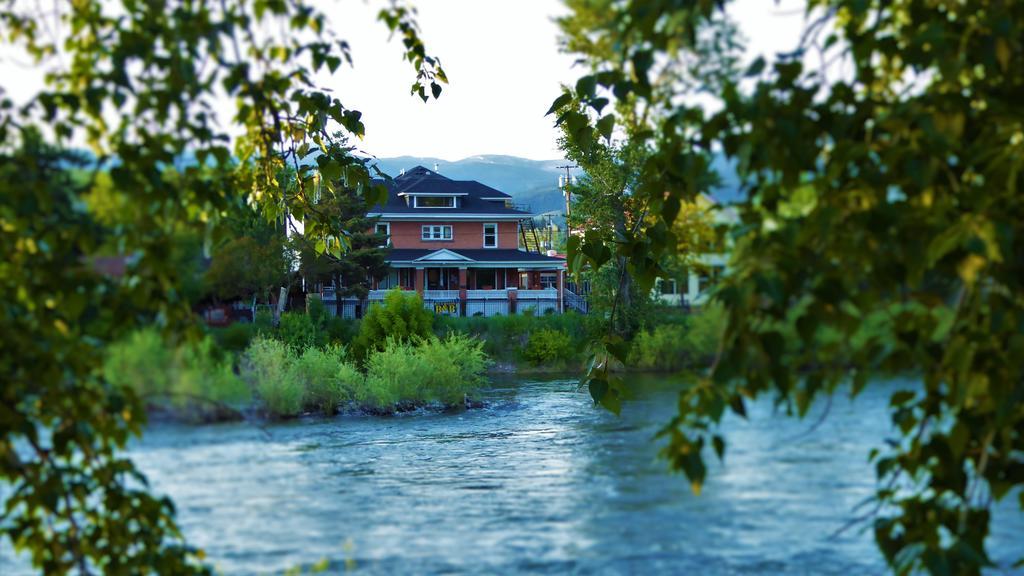 Goldsmith'S River Front Inn ميسولا المظهر الخارجي الصورة